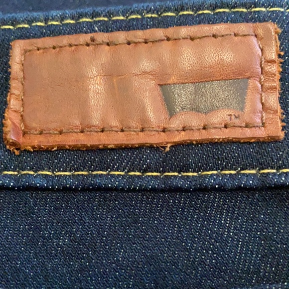 LEVI Demi Curve - dark wash - Picture 6 of 8